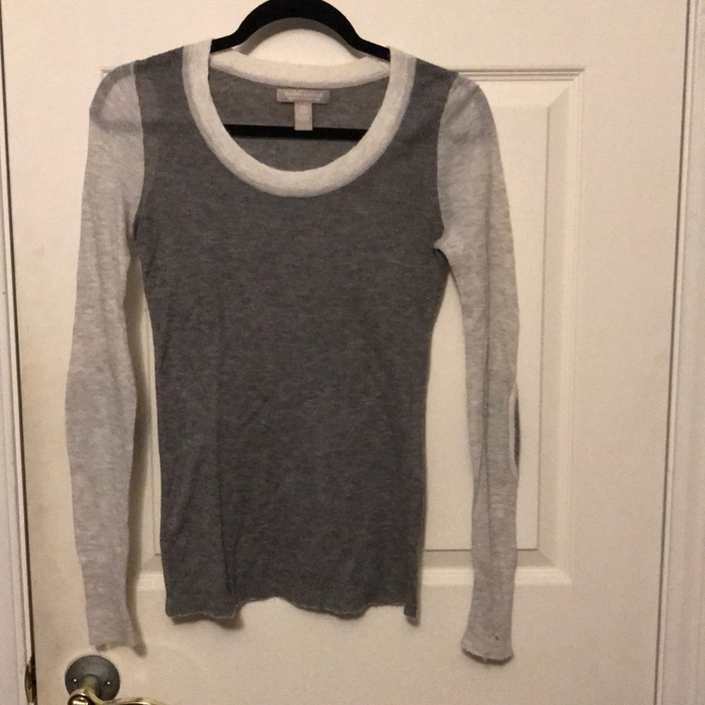 Long sleeve grey top with elbow pads